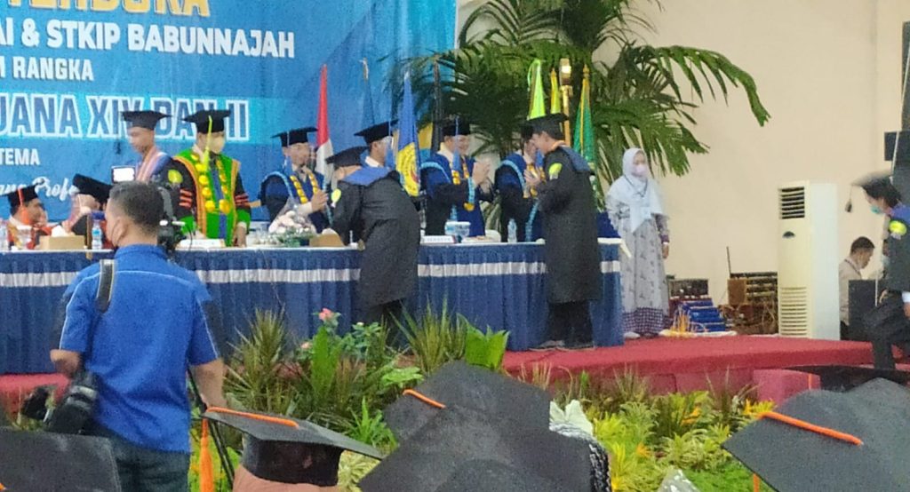 383 Mahasiswa Babunajah Menes Ikuti Wisuda Sarjana