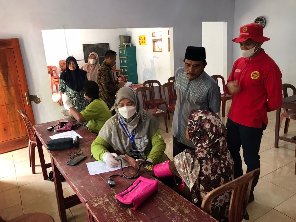 Lansia di Pulosari Mulai Disasar Vaksinasi, 300 Dosis disiapkan