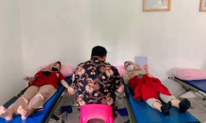 Mahasiswa KKM Kelompok 18 Uniba Gandeng PMI dan Desa Pamarayan Gelar Donor Darah