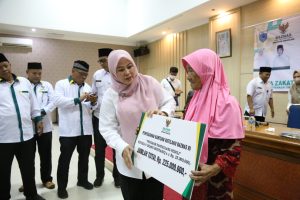 Baznas Pandeglang Salurkan Rp345 Juta Dana Zakat Untuk Pendidikan dan Sosial
