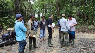 Tim BPK RI saat melakukan pemeriksaan di proyek JRACA (Syamsul)