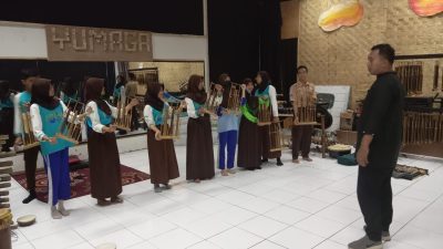 Pelajar SMPN 3 Pandeglang saat melaksanakan latihan (Katakita.co)