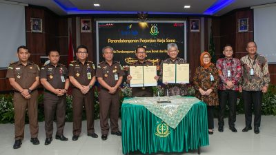 Jajaran direksi bank bjb dan kejati banten usai menggelar penandatanganan MoU (Katakita.co)