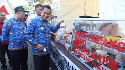 Wali Kota Serang Syafrudin saat menghadiri kegiatan pasar basamo (Katakita.co)