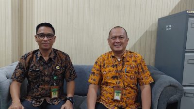 Foto Kepala Seksi Penerimaan dan Penagihan Pajak Daerah UPTD PPD pada Bappenda Provinsi Banten Samsat Cilegon, Tubagus Agung Sugiarto (Kanan)