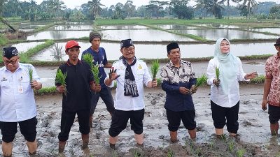 Mentri pertanian saat berkunjung ke Kabupaten Pandeglang
