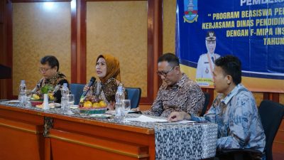 Bupati Serang Ratu Tatu Chasanah saat menggelar acara pembukaan seleksi program beasiswa pascasarjana untuk guru