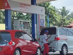 Mobil Plat Merah Milik Pemkab Pandeglang Isi BBM Pertalite