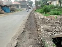 Pelaksana Proyek Jalan Mengger-Caringin Dituding Abai K3