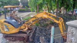 Cegah Banjir di Royal Baroe, Walikota Serang Kerahkan Alat Berat untuk Mengeruk Irigasi Cibanten