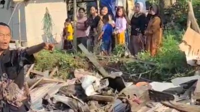 Truk Hilang Kendali di Tanjakan Bangangah, Deretan Warung di Pandeglang Rata dengan Tanah