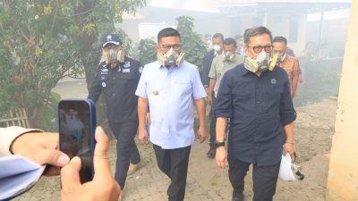 Andra Soni Tinjau Kebakaran TPA Jatiwaringin: Setiap TPA Wajib Punya Alat Pemadam