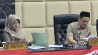 Bupati Pandeglang Menghindar Dari Wartawan Usai Paripurna